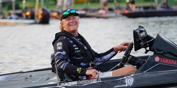 lakerhowellfishing_960x640_v9